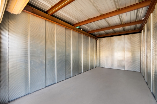 Facility photo: //images.sparefoot.com/medium/22723264f25d5a1e14b.jpg