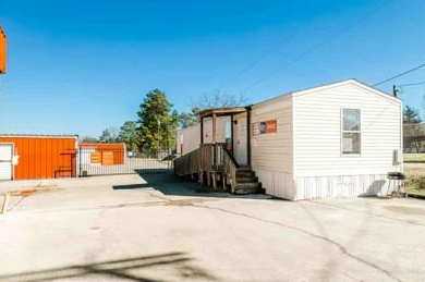 Facility photo: //images.sparefoot.com/medium/22740768cc4efd2bdec.png