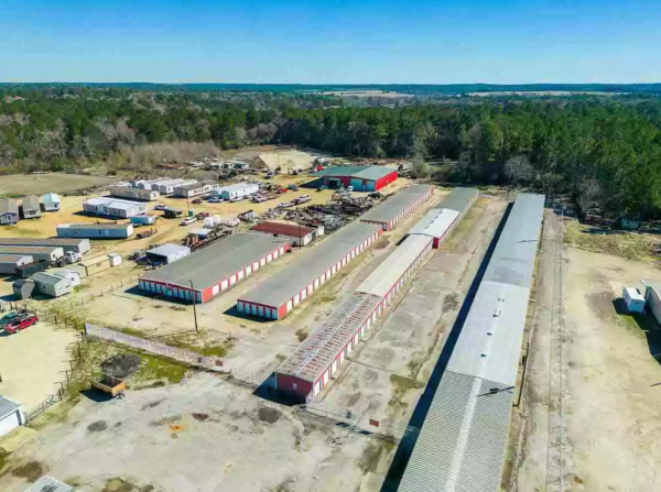 Facility photo: //images.sparefoot.com/medium/22741168cc54cb50077.png