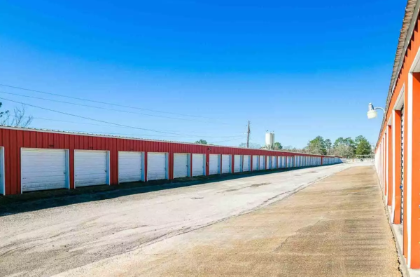 Facility photo: //images.sparefoot.com/medium/22741168cc54cd8f37c.png