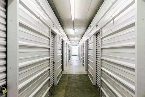 Facility photo: //images.sparefoot.com/medium/22741168cc54d1379f5.png