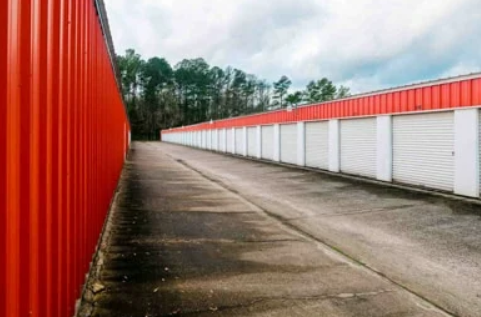 Facility photo: //images.sparefoot.com/medium/22741268cdbf4ed02cb.png