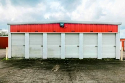 Facility photo: //images.sparefoot.com/medium/22741268cdbf511ed16.png