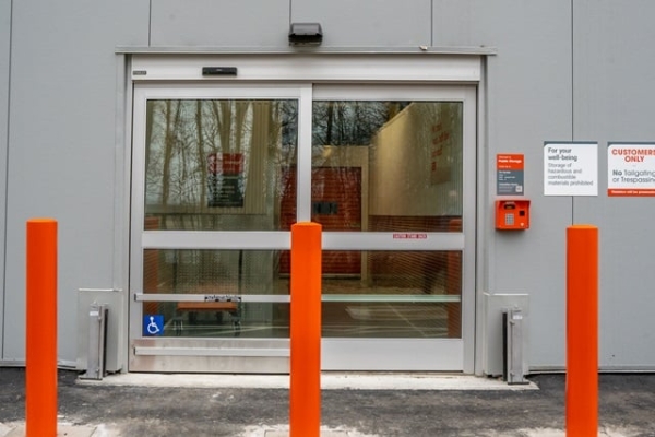 Facility photo: //images.sparefoot.com/medium/2276166903638dc5b4e.jpg