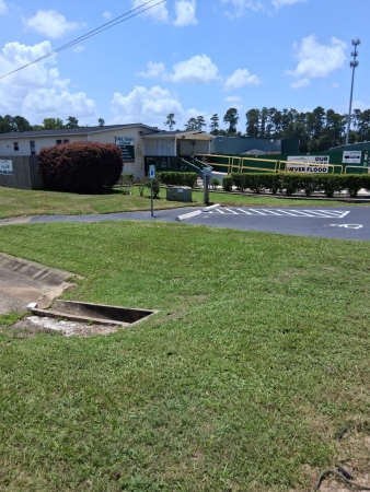 Facility photo: //images.sparefoot.com/medium/22794068da94df335b5.jpg