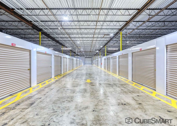 Facility photo: //images.sparefoot.com/medium/2280936901f8037796e.jpg