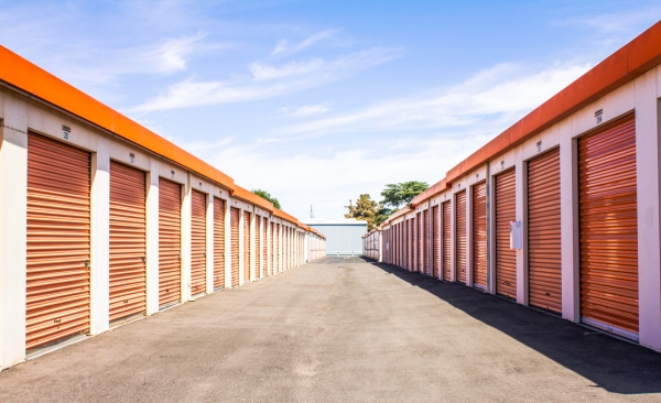 Facility photo: //images.sparefoot.com/medium/22838665b02d8953d3c.jpg