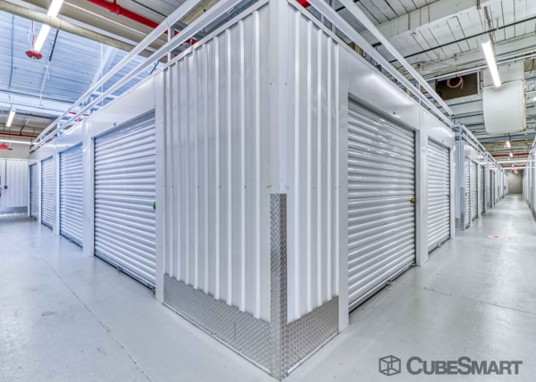 Facility photo: //images.sparefoot.com/medium/228545690321d934bf9.jpg