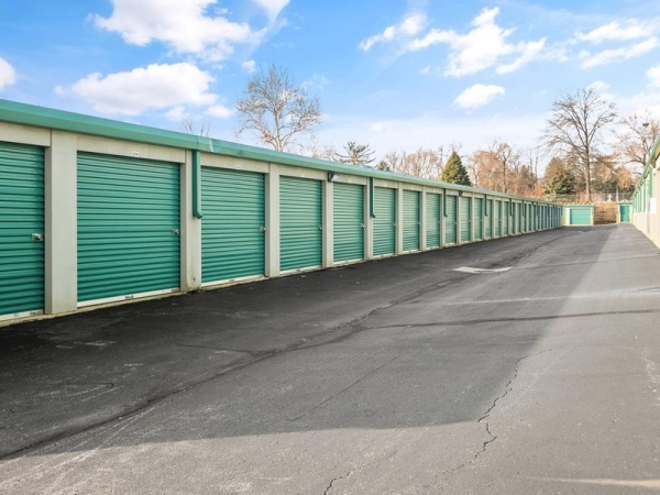 Facility photo: //images.sparefoot.com/medium/23000464cbfb8790011.jpg