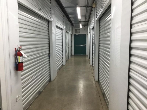Facility photo: //images.sparefoot.com/medium/23000464cbfb88ce8f2.jpg