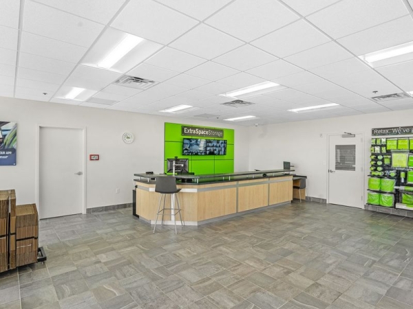 Facility photo: //images.sparefoot.com/medium/23011969017f58accdd.jpg