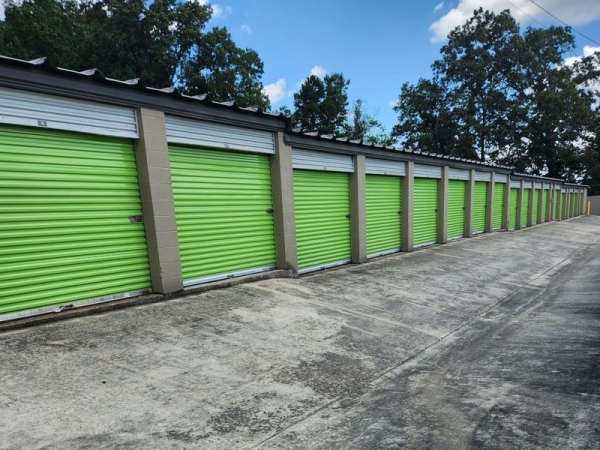 Facility photo: //images.sparefoot.com/medium/2301466901835e4b82e.jpg