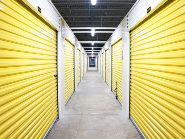 Facility photo: //images.sparefoot.com/medium/23062564cd6c29671da.jpg