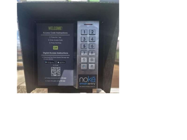 Facility photo: //images.sparefoot.com/medium/23107064cd82506c553.jpg