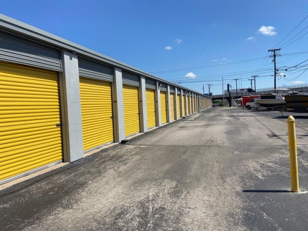 Facility photo: //images.sparefoot.com/medium/23144664d52839993b4.jpg