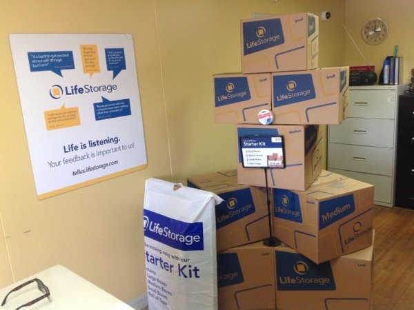 Facility photo: //images.sparefoot.com/medium/23144664d5283c64508.jpg