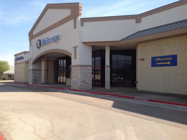 Facility photo: //images.sparefoot.com/medium/23147164d5295e8ab33.jpg