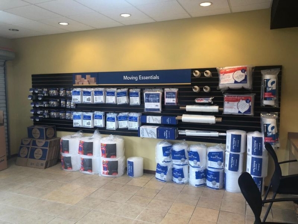 Facility photo: //images.sparefoot.com/medium/23147164d52961874f8.jpg