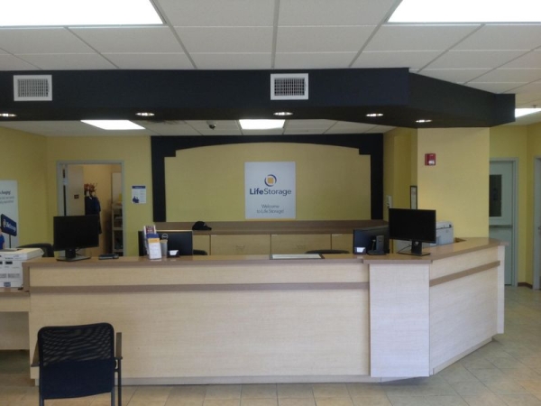 Facility photo: //images.sparefoot.com/medium/23147164d5296324df8.jpg