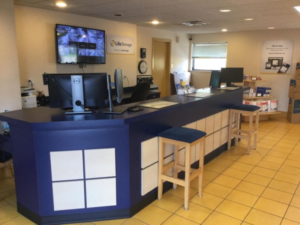 Facility photo: //images.sparefoot.com/medium/23168264d532d81e79e.jpg