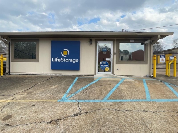 Facility photo: //images.sparefoot.com/medium/23168464d532e9a74d7.jpg