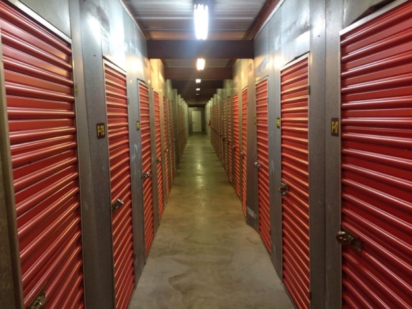 Facility photo: //images.sparefoot.com/medium/23168464d532edde0f5.jpg