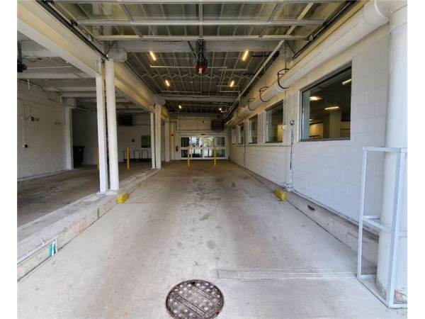 Facility photo: //images.sparefoot.com/medium/23202964e0094d01642.jpg