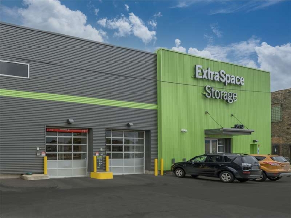 Facility photo: //images.sparefoot.com/medium/23202964e009536b7ad.jpg