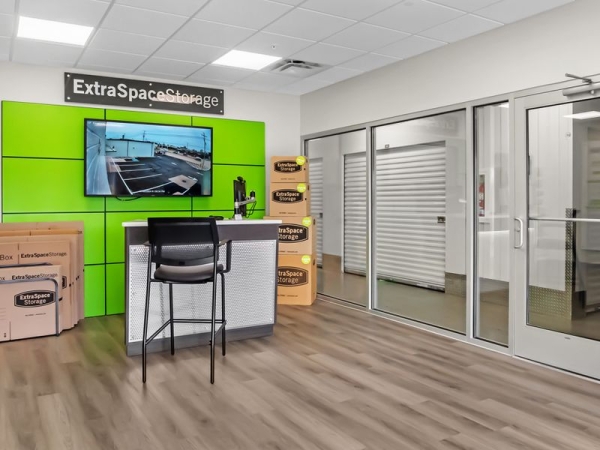 Facility photo: //images.sparefoot.com/medium/23230769027ba411d0a.jpg