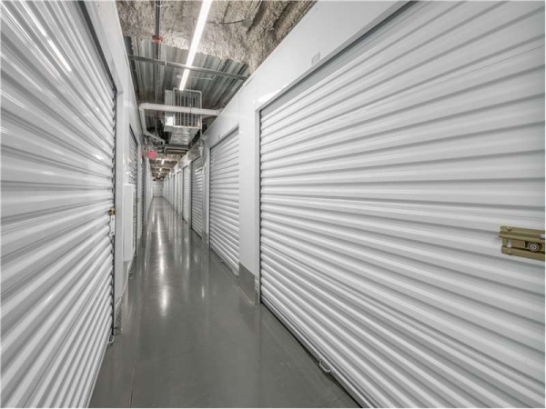 Facility photo: //images.sparefoot.com/medium/23262164e032b4cf896.jpg