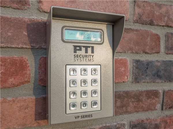 Facility photo: //images.sparefoot.com/medium/23262164e032b8be72a.jpg