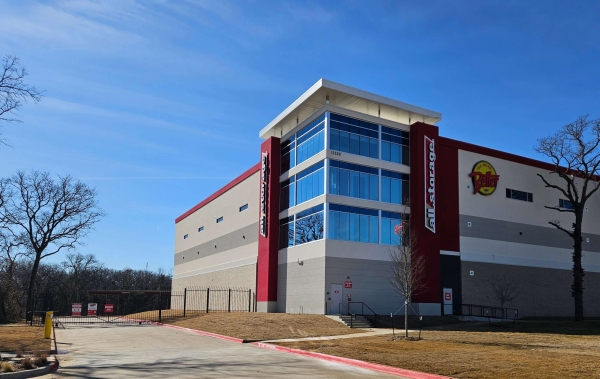 Facility photo: //images.sparefoot.com/medium/23343668e3e180e5f09.jpg