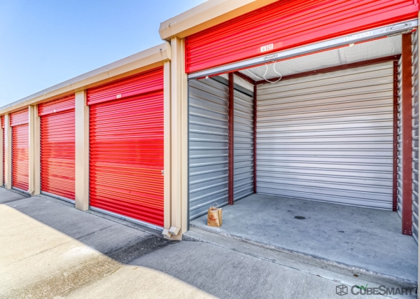 Facility photo: //images.sparefoot.com/medium/2343386901f5775520a.jpg