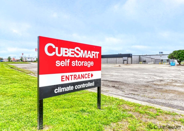 Facility photo: //images.sparefoot.com/medium/2345546901ed5b6c245.jpg