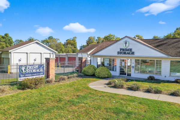 Facility photo: //images.sparefoot.com/medium/23496368f7e36164aaa.jpg