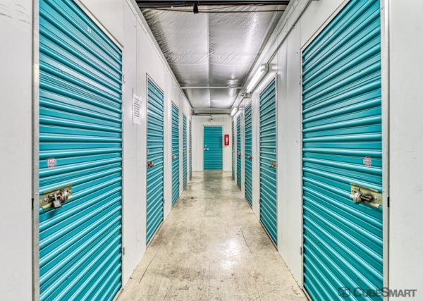 Facility photo: //images.sparefoot.com/medium/23508669032e9278a15.jpg