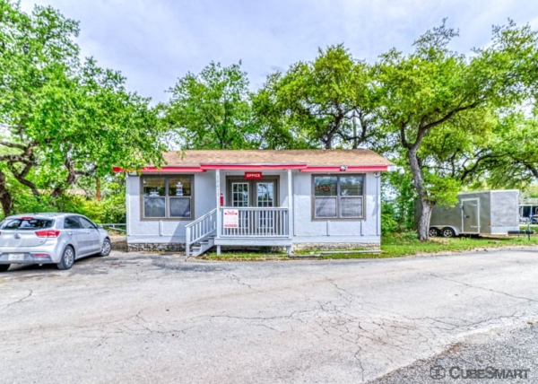 Facility photo: //images.sparefoot.com/medium/2350986901ebff15bcc.jpg