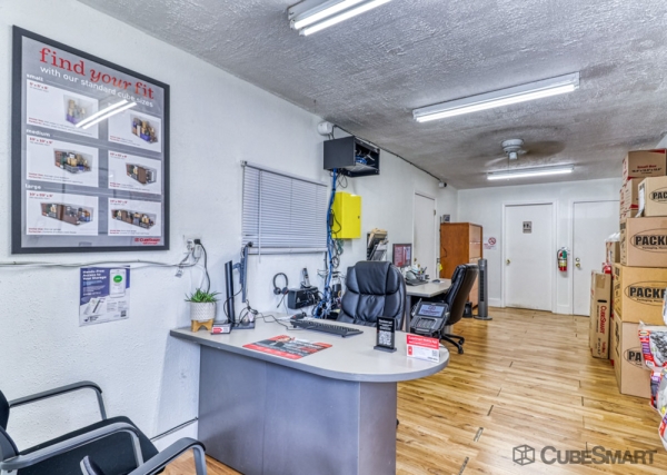 Facility photo: //images.sparefoot.com/medium/2350996901ec5125e9c.jpg