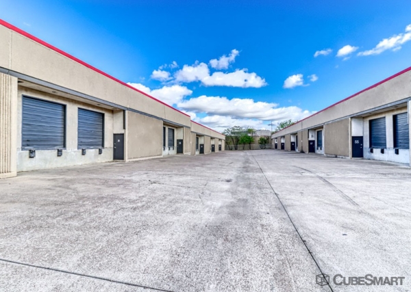 Facility photo: //images.sparefoot.com/medium/23510168948abc4f455.jpg