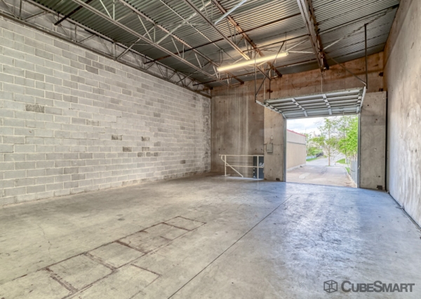 Facility photo: //images.sparefoot.com/medium/23510168948abd88ad0.jpg