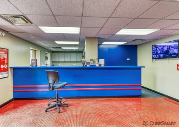 Facility photo: //images.sparefoot.com/medium/2357486901d7de89489.jpg