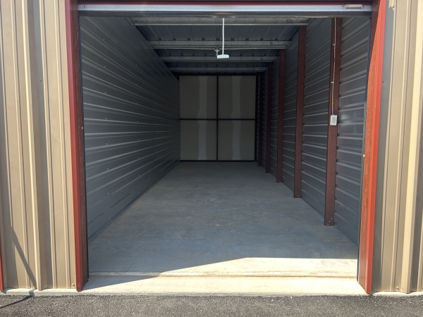 Facility photo: //images.sparefoot.com/medium/23582368e91178eb3e9.jpg