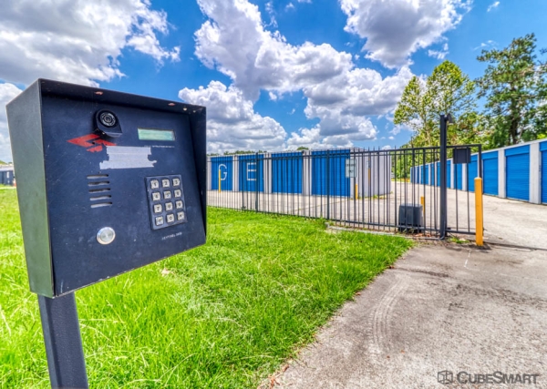 Facility photo: //images.sparefoot.com/medium/2368156903421d39317.jpg