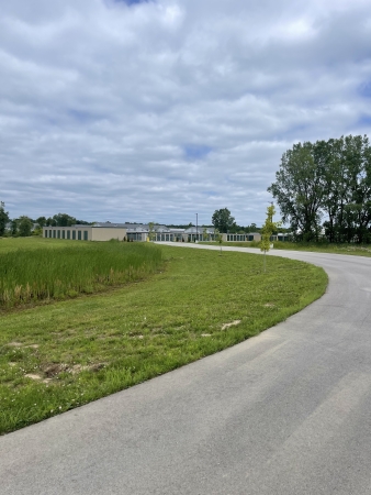 Facility photo: //images.sparefoot.com/medium/23757268f7c5e081431.jpg