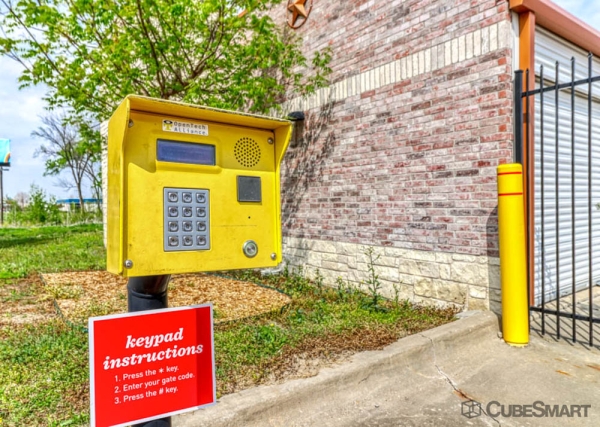 Facility photo: //images.sparefoot.com/medium/2388996901f30491f0f.jpg