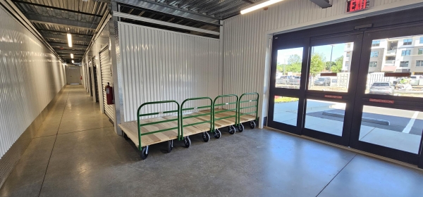 Facility photo: //images.sparefoot.com/medium/2401216894d11bcec95.jpg