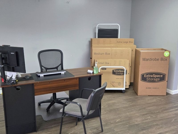 Facility photo: //images.sparefoot.com/medium/2404236903bb213bc2d.jpg