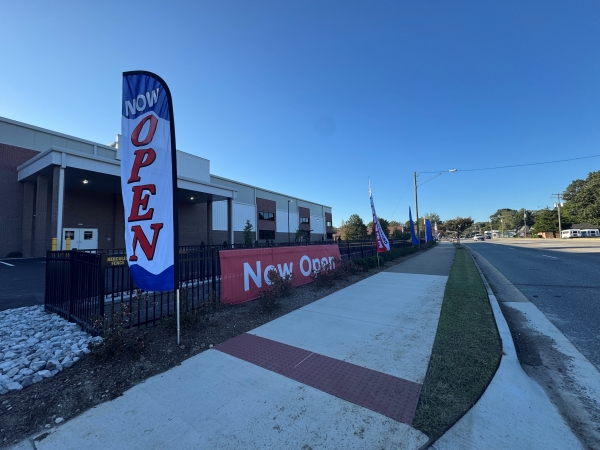 Facility photo: //images.sparefoot.com/medium/24074268c984f7a339b.jpg