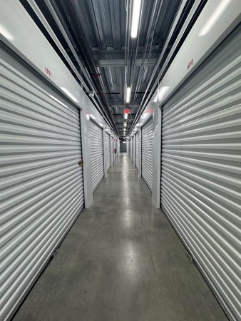 Facility photo: //images.sparefoot.com/medium/24074268c9852788c96.jpg