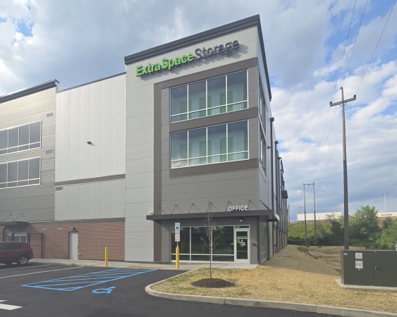 Facility photo: //images.sparefoot.com/medium/24077268efc795e615e.png